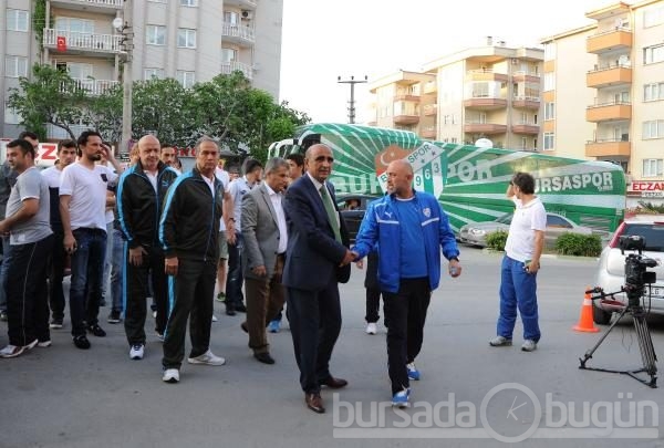 Bursasporlu futbolculardan Yazıcı'ya ziyaret 