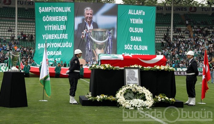Büyük Başkan için Atatürk Stadı'nda tören