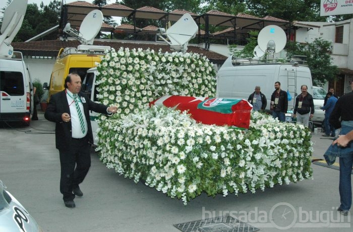 Büyük Başkan için Atatürk Stadı'nda tören