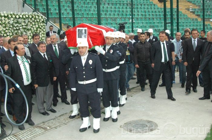 Büyük Başkan için Atatürk Stadı'nda tören