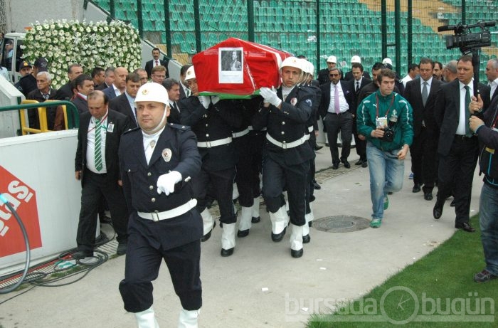 Büyük Başkan için Atatürk Stadı'nda tören
