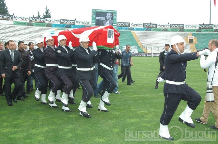 Büyük Başkan için Atatürk Stadı'nda tören
