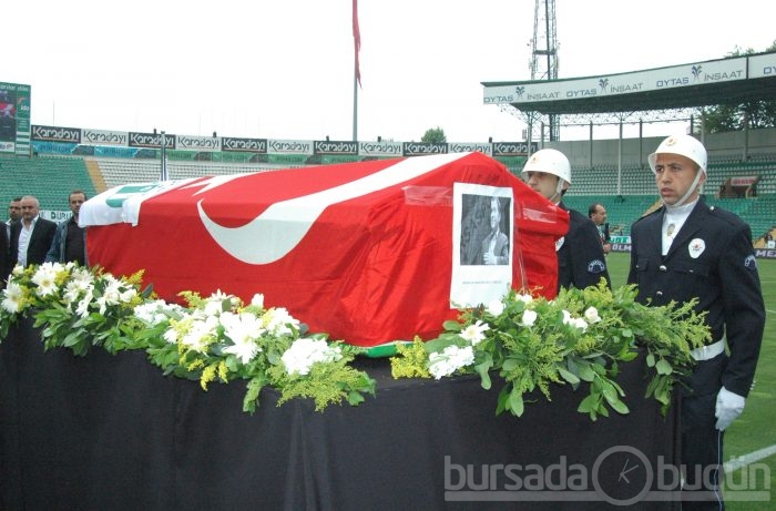 Büyük Başkan için Atatürk Stadı'nda tören