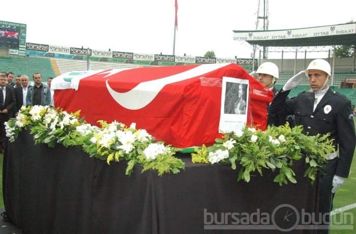 Büyük Başkan için Atatürk Stadı'nda tören