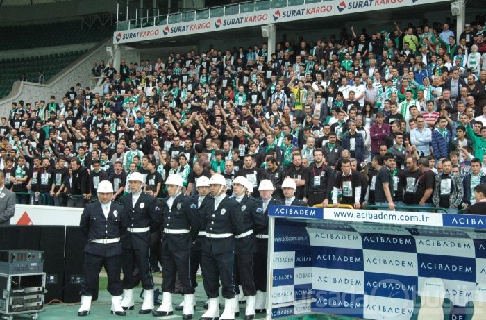 Büyük Başkan için Atatürk Stadı'nda tören