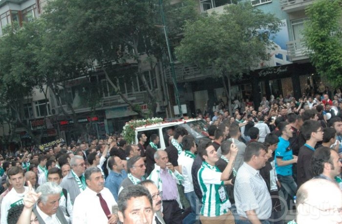 İbrahim Yazıcı'nın naaşı kortej eşliğinde Ulucami'ye getirildi