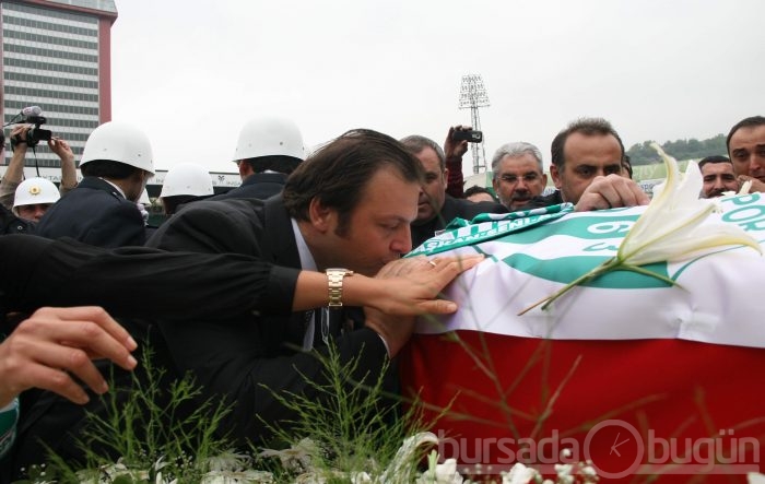 İbrahim Yazıcı'nın naaşı kortej eşliğinde Ulucami'ye getirildi