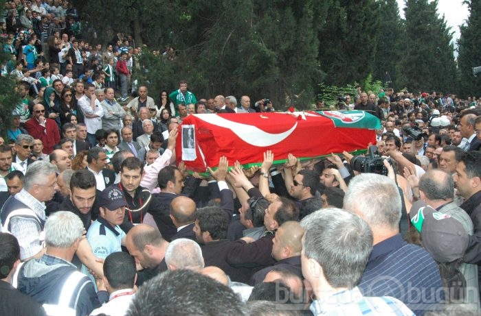 Tarih 'YAZICI' toprağa verildi...