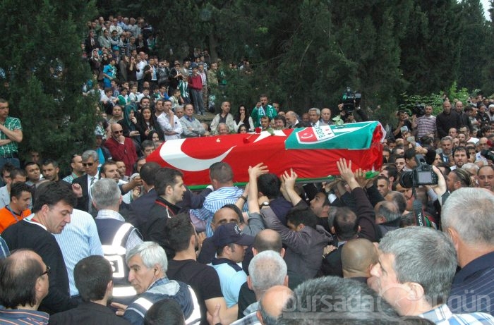 Tarih 'YAZICI' toprağa verildi...