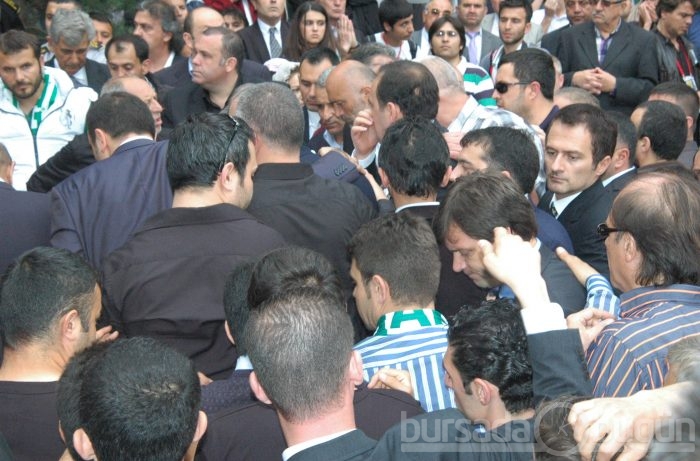 Tarih 'YAZICI' toprağa verildi...