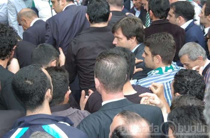 Tarih 'YAZICI' toprağa verildi...