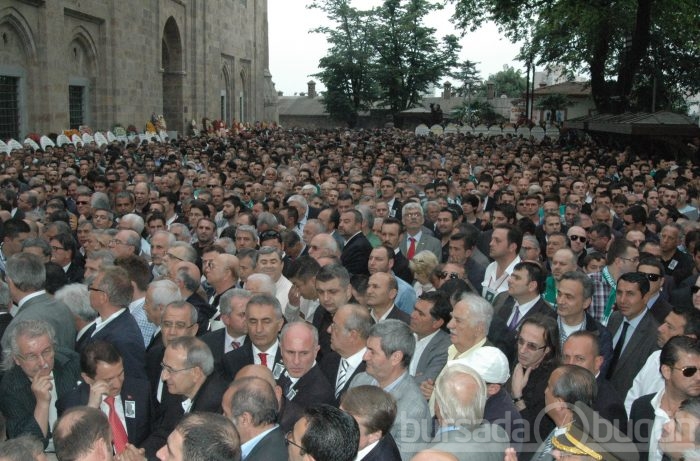 Tarih 'YAZICI' toprağa verildi...