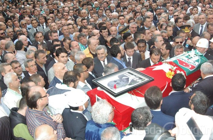 Tarih 'YAZICI' toprağa verildi...