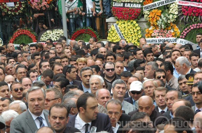 Tarih 'YAZICI' toprağa verildi...