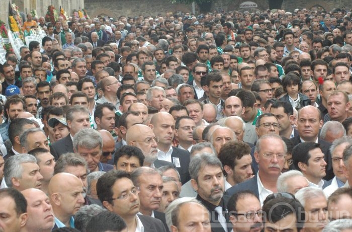 Tarih 'YAZICI' toprağa verildi...