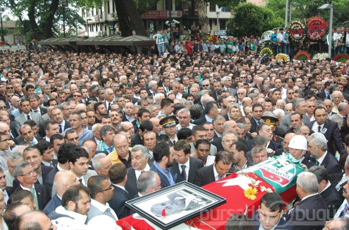 Tarih 'YAZICI' toprağa verildi...