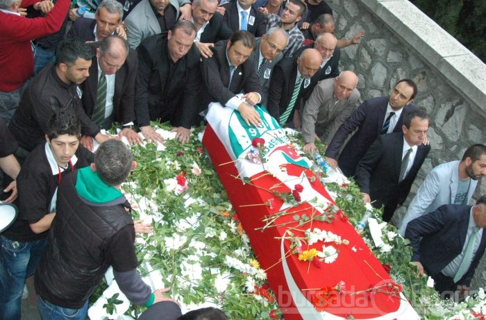 Tarih 'YAZICI' toprağa verildi...