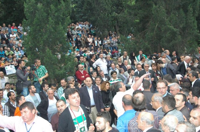 Tarih 'YAZICI' toprağa verildi...