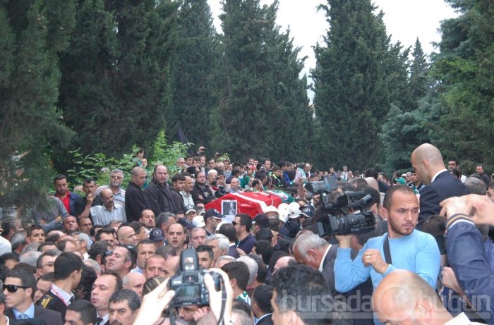 Tarih 'YAZICI' toprağa verildi...
