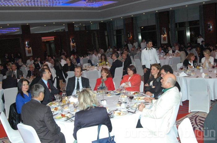 Gala defile ile süslendi