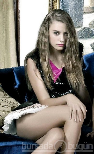 Serenay Sarıkaya'dan kışkırtıcı pozlar