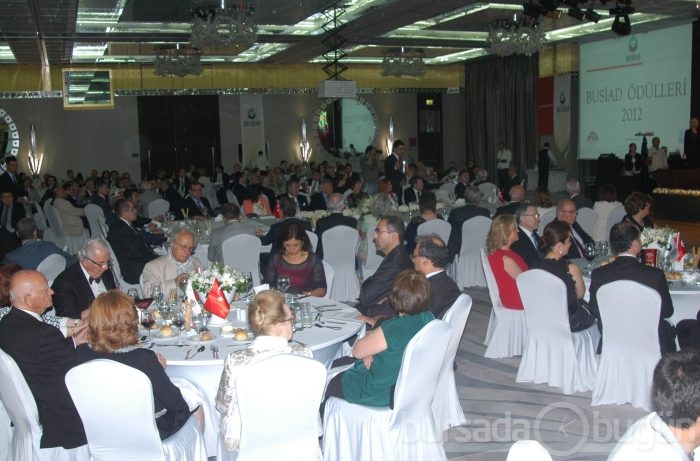 Yılın başarılı işadamları ödüllerini aldı
