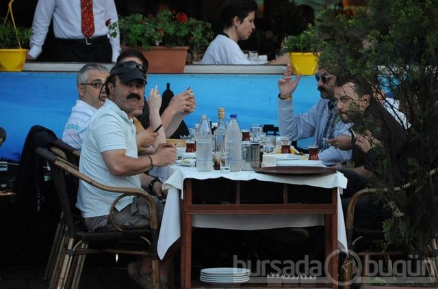 Mecnun'a bak!