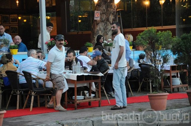 Mecnun'a bak!