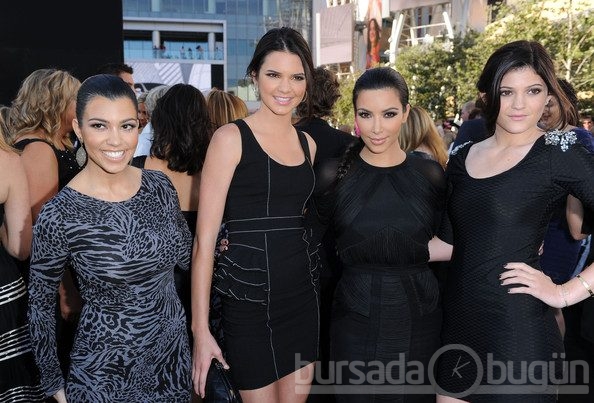 Kardeş Kardashian'ın Kıskançlık Pozları