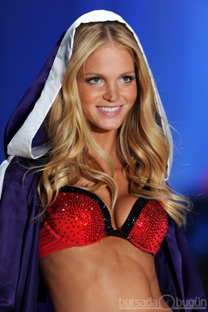 Erin Heatherton her zaman seksi!