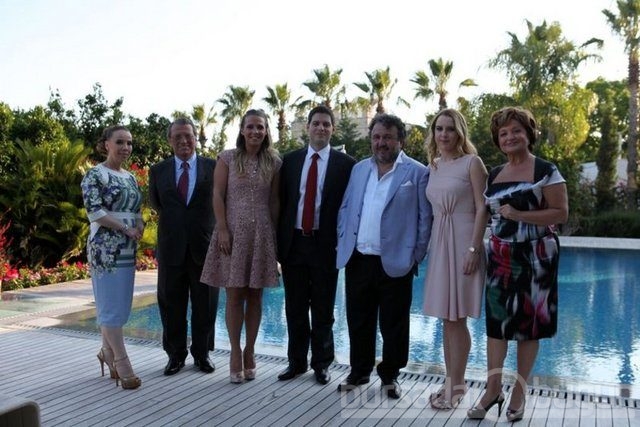 Nişanlılar nişanda!