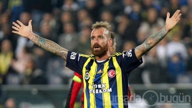 Meireles ve eşinden plajda dövme gösterisi 