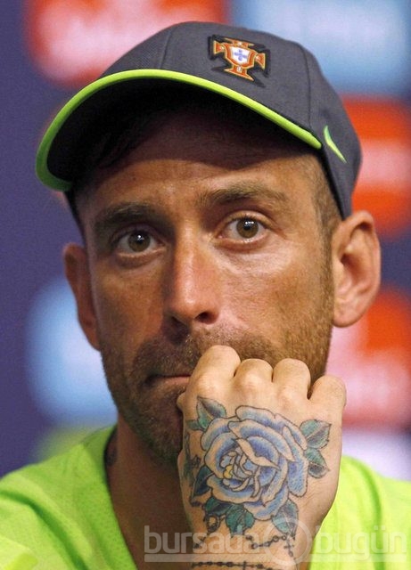 Meireles ve eşinden plajda dövme gösterisi 