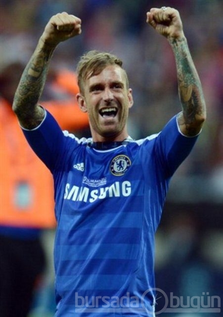 Meireles ve eşinden plajda dövme gösterisi 