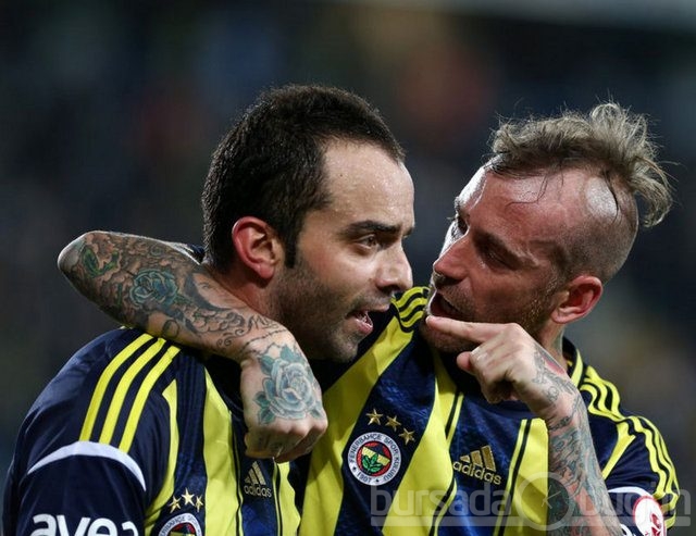 Meireles ve eşinden plajda dövme gösterisi 