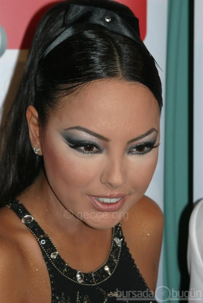 Ebru Gündeş