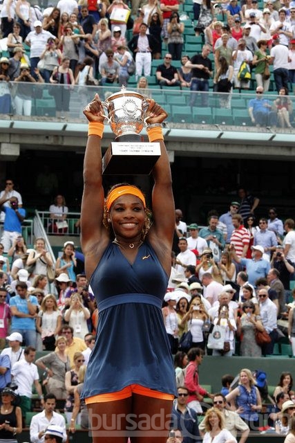 Serena'dan gövde gösterisi