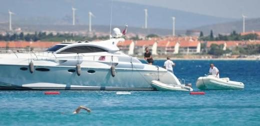 Umre'den geldi  Çeşme'ye gitti 