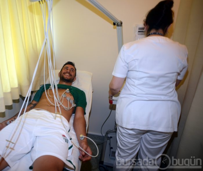 Bursaspor'da sağlık kontrolleri başladı