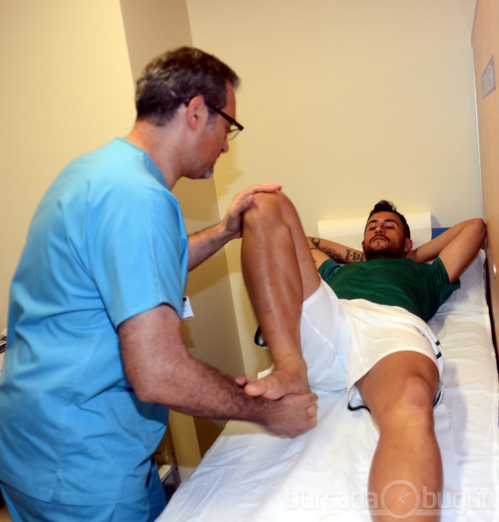 Bursaspor'da sağlık kontrolleri başladı