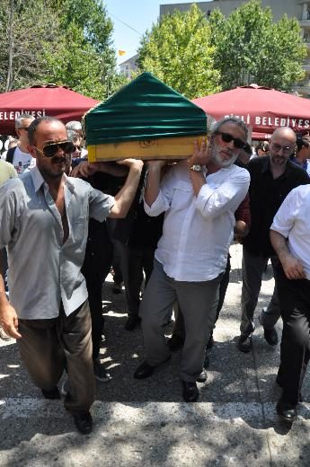 Gazeteci Oktay İybar toprağa verildi