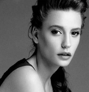 Serenay Sarıkaya 