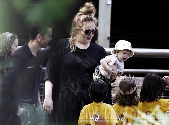 Adele ve 8 aylık oğlu