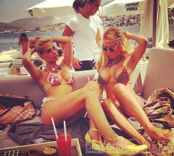 Cicişlere bikini küçük geldi
