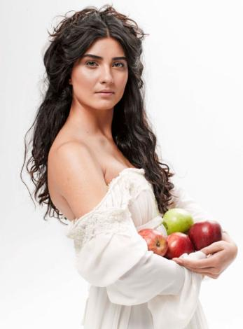 Tuba Büyüküstün'ün Elle Arabia dergisi çekimleri
