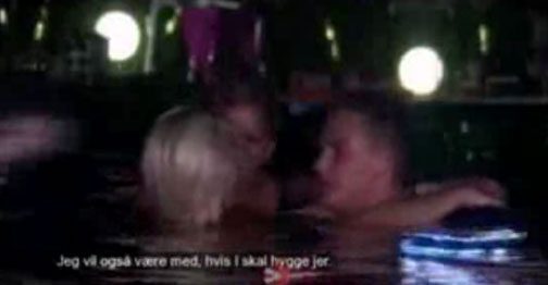 Canlı yayında grup seks