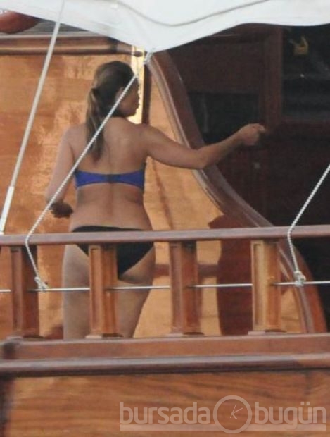 Hülya Avşar tatilde