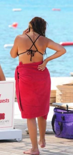 Hülya Avşar tatilde
