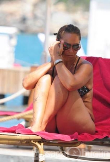 Hülya Avşar tatilde