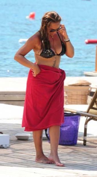 Hülya Avşar tatilde